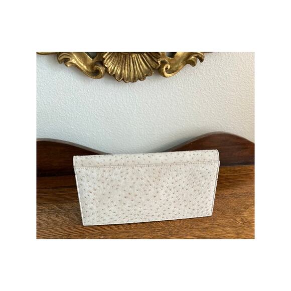 Miss Mak Faux Ostrich Clutch with chain strap - Picture 4 of 11